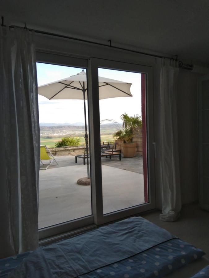 Bed and Breakfast Swiss Borzoi House Vully-les-Lacs Экстерьер фото